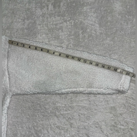 Forever 21 ‘BARBIE’ Sherpa Hoodie - Picture 5 of 6